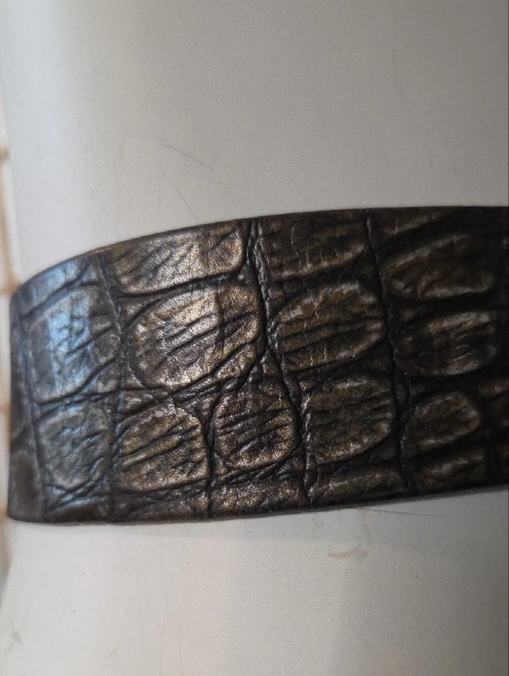 Women's Textured Brown Croc-Embossed Leather Belt with Gold Buckle